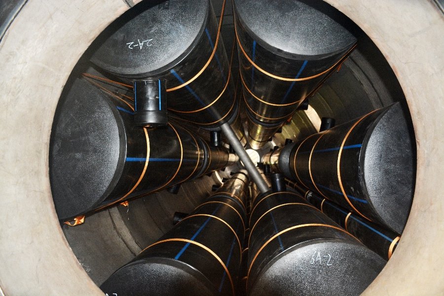 Pressure vessel fabrication workshop from the WSHI equipment image library