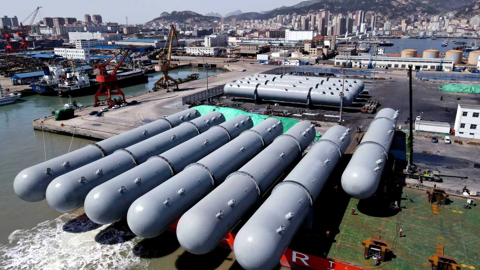 What types of pressure tank are available and which is most suitable for our application (e.g., air, water, chemical storage)?