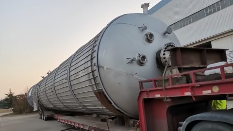 Large corrosion-resistant reactor manufactured by WSHI